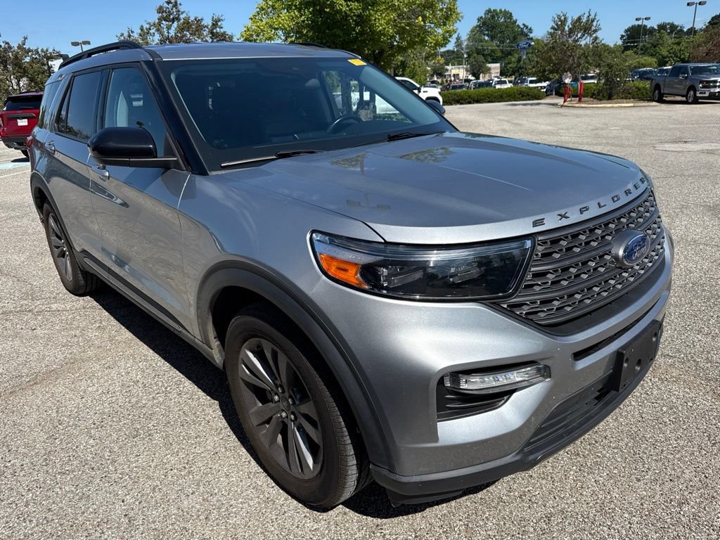 Certified 2023 Ford Explorer XLT w/ Equipment Group 202A RWD image 16