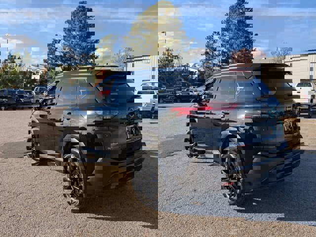 Used 2023 Nissan Rogue SV w/ SV Premium Package image 3