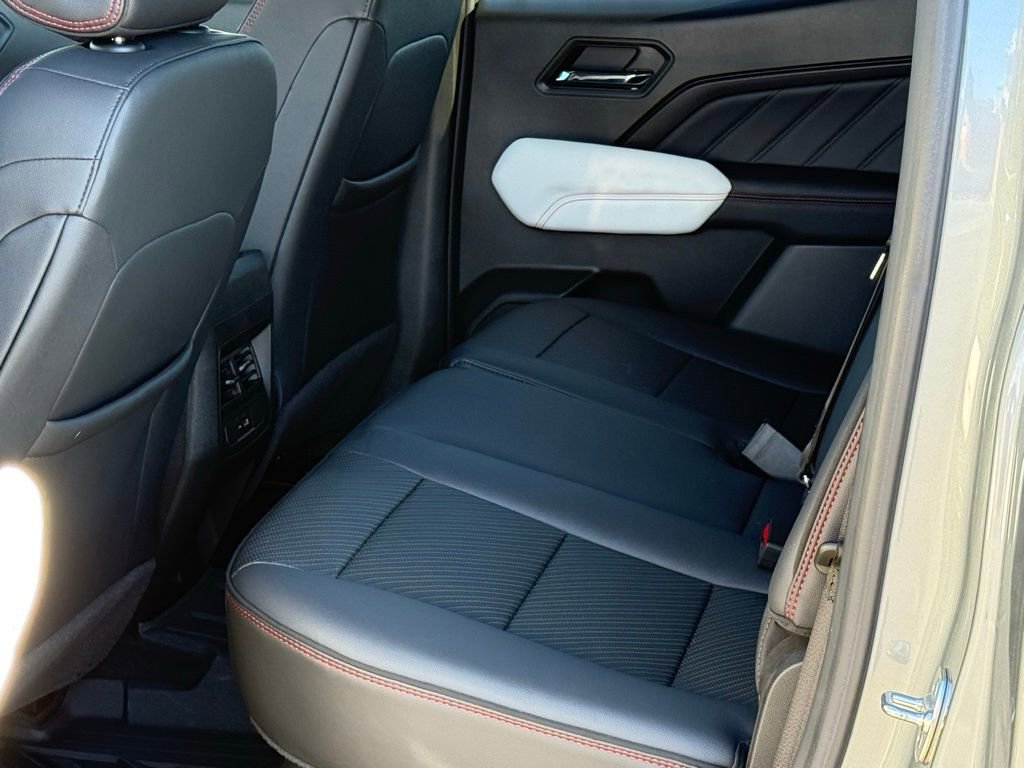 Used 2024 GMC Canyon AT4X image 8