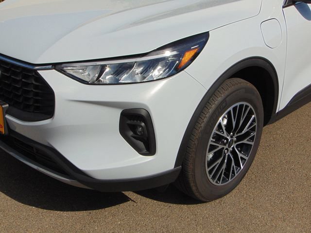 Certified 2026 Ford Escape SE FWD image 2