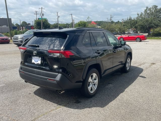 Used 2020 Toyota RAV4 XLE FWD image 5