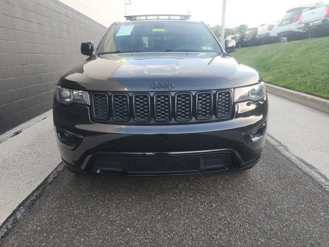 Used 2018 Jeep Grand Cherokee Altitude AWD/4WD image 2