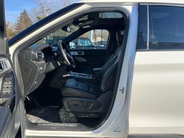 Certified 2022 Ford Explorer Platinum w/ Equipment Group 601A image 26