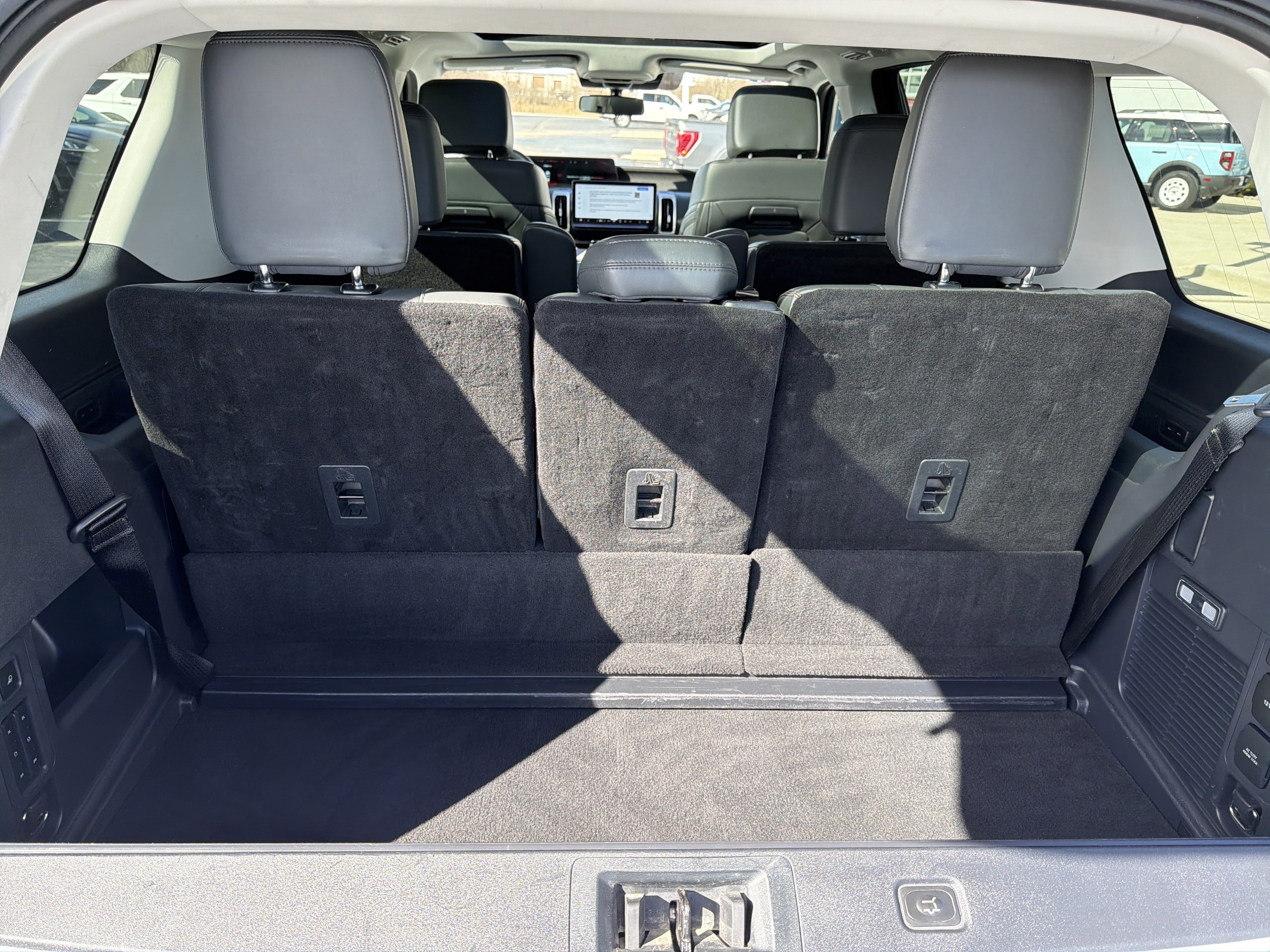 Certified 2025 Ford Expedition Active image 19