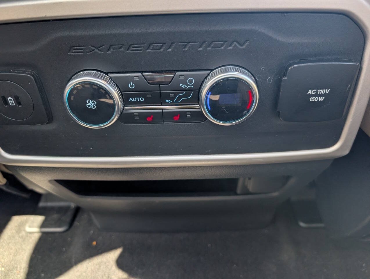 Certified 2024 Ford Expedition Limited AWD/4WD image 26