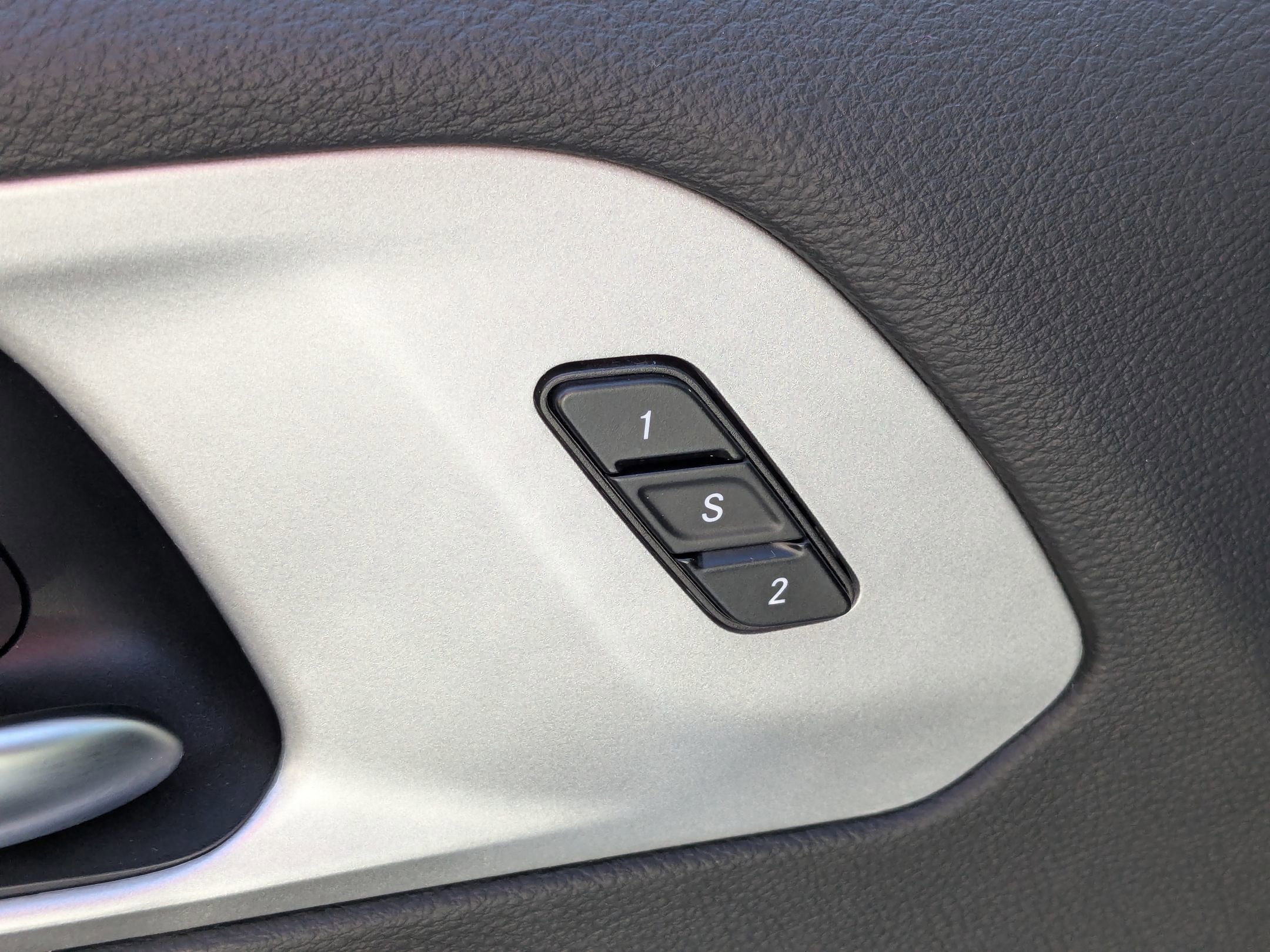 Used 2024 Chrysler Pacifica Touring-L w/ S Appearance Package image 13