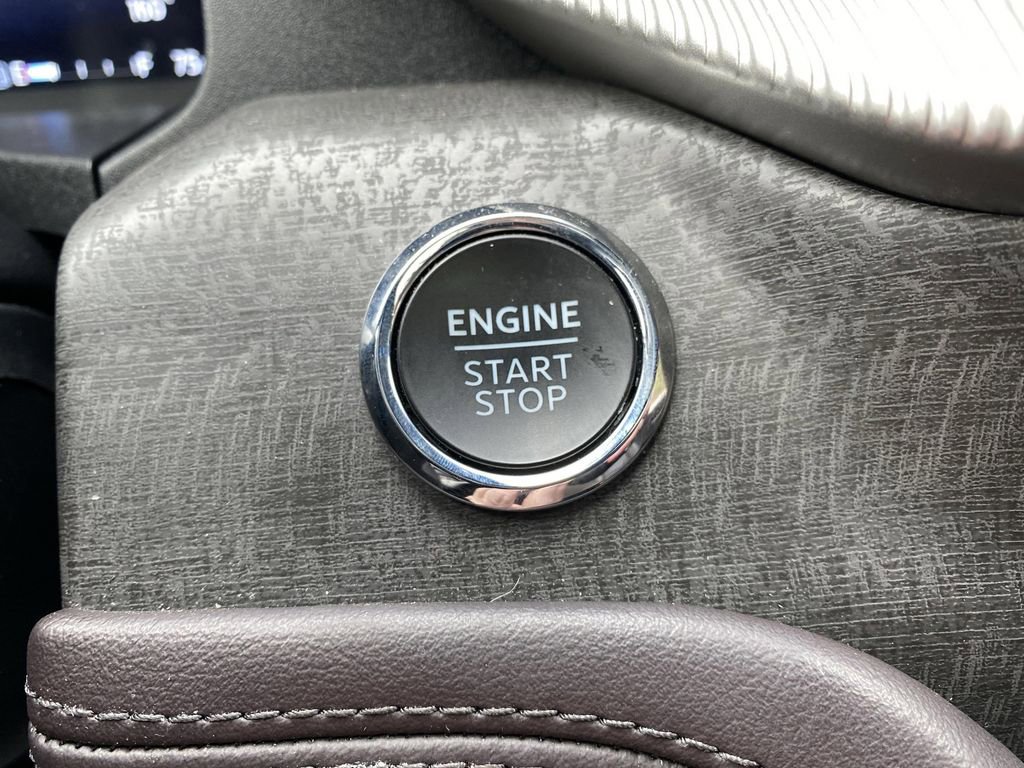 Certified 2025 Ford Explorer Platinum image 38