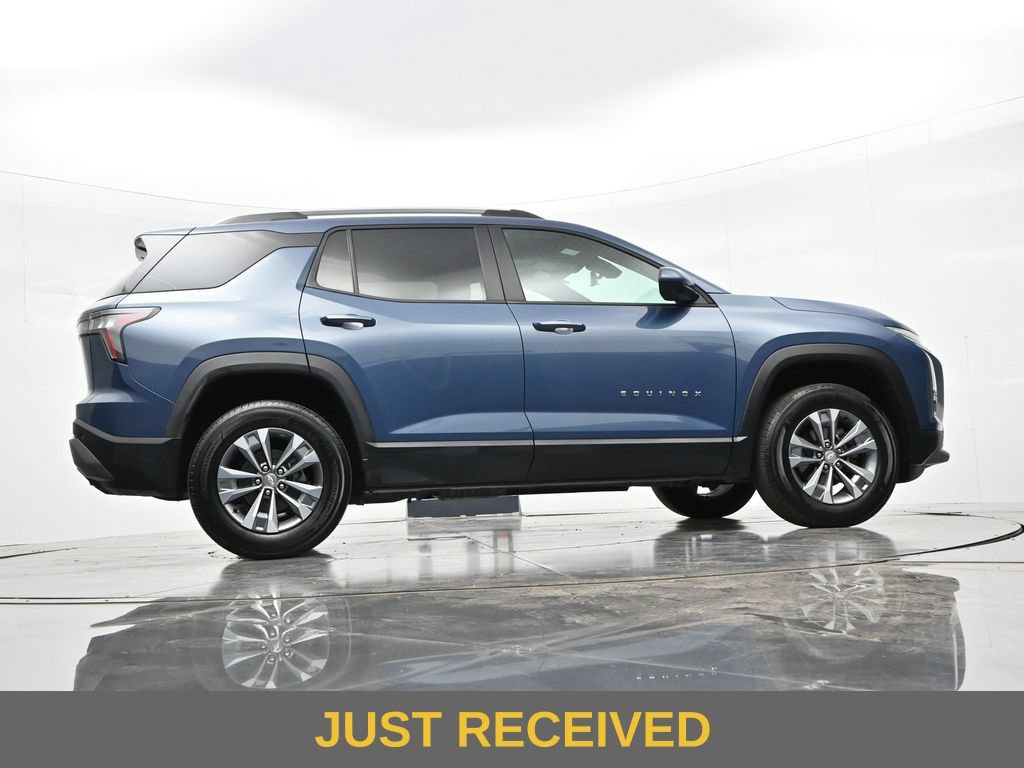 Used 2025 Chevrolet Equinox LT w/ Convenience Package II FWD image 29