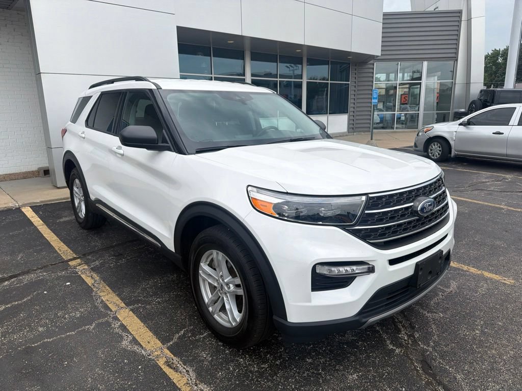 Certified 2023 Ford Explorer XLT w/ Equipment Group 202A AWD/4WD image 2