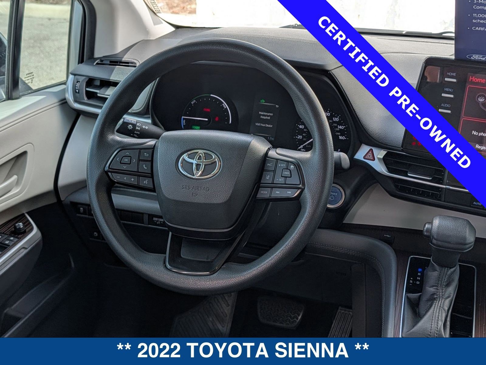 Used 2022 Toyota Sienna LE image 16