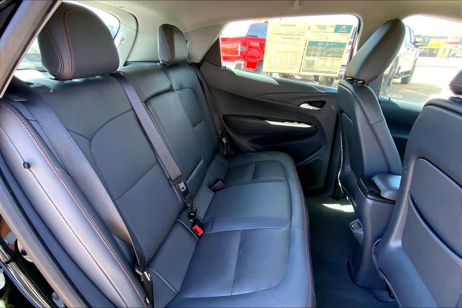 Used 2019 Chevrolet Bolt Premier w/ Infotainment Package FWD image 18