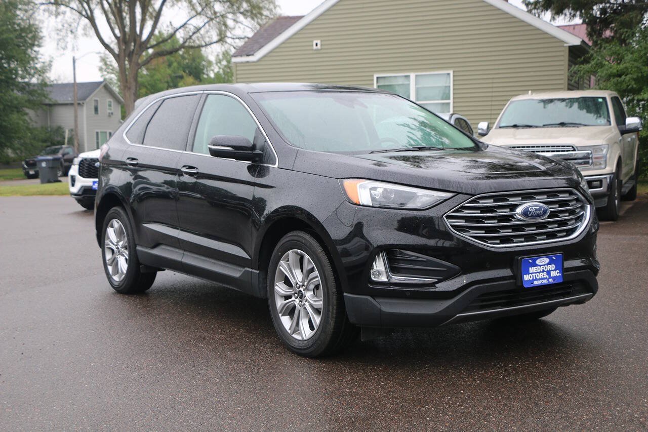 Certified 2024 Ford Edge Titanium AWD/4WD image 2