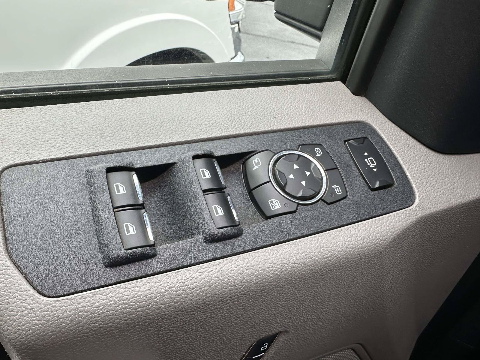 Certified 2019 Ford F250 XLT w/ XLT Premium Package AWD/4WD image 36