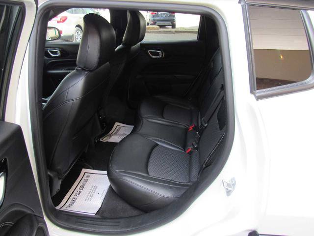 Used 2023 Jeep Compass Latitude w/ Convenience Group AWD/4WD image 16