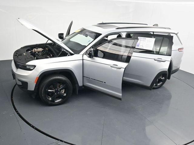 Used 2023 Jeep Grand Cherokee L Altitude AWD/4WD image 41