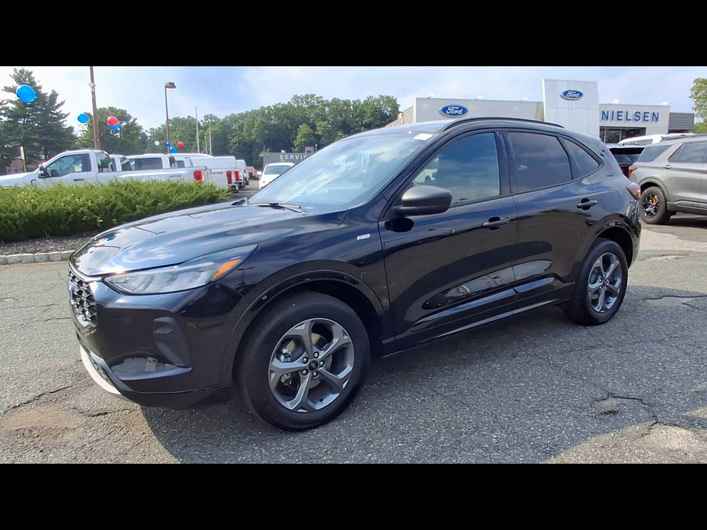 Certified 2024 Ford Escape ST-Line w/ Tech Pack #1 AWD/4WD image 4