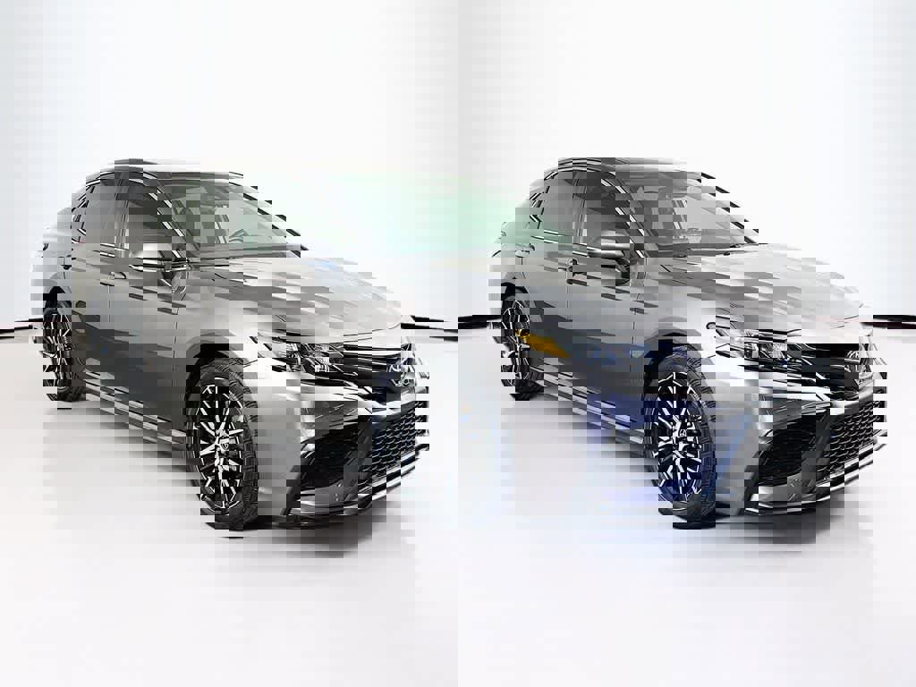 Used 2023 Toyota Camry SE image 7