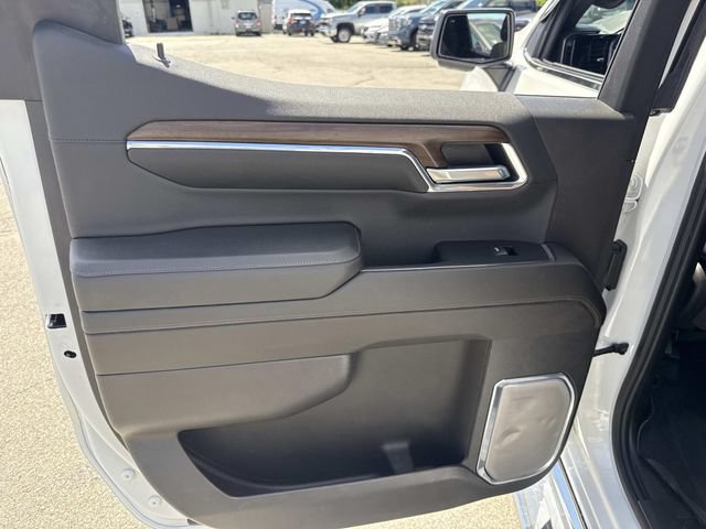 Used 2024 Chevrolet Silverado 1500 High Country w/ High Country Premium Package AWD/4WD image 16