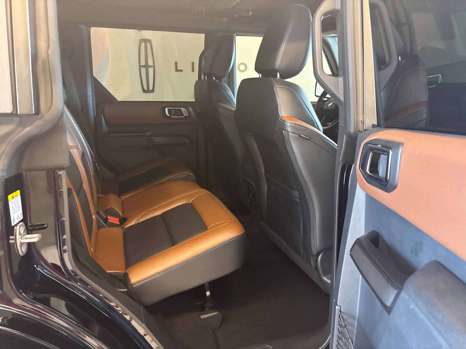Certified 2024 Ford Bronco Outer Banks AWD/4WD image 9