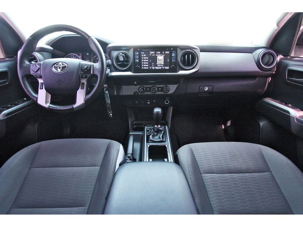 Used 2018 Toyota Tacoma SR5 RWD image 11