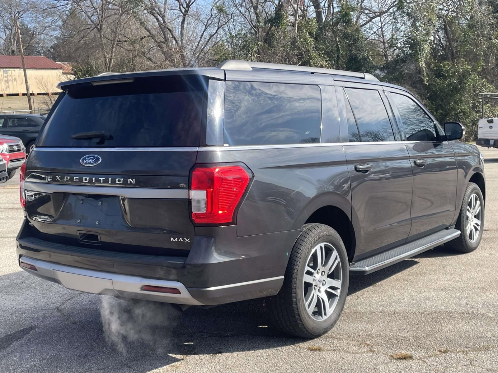 Certified 2023 Ford Expedition Max XLT image 5