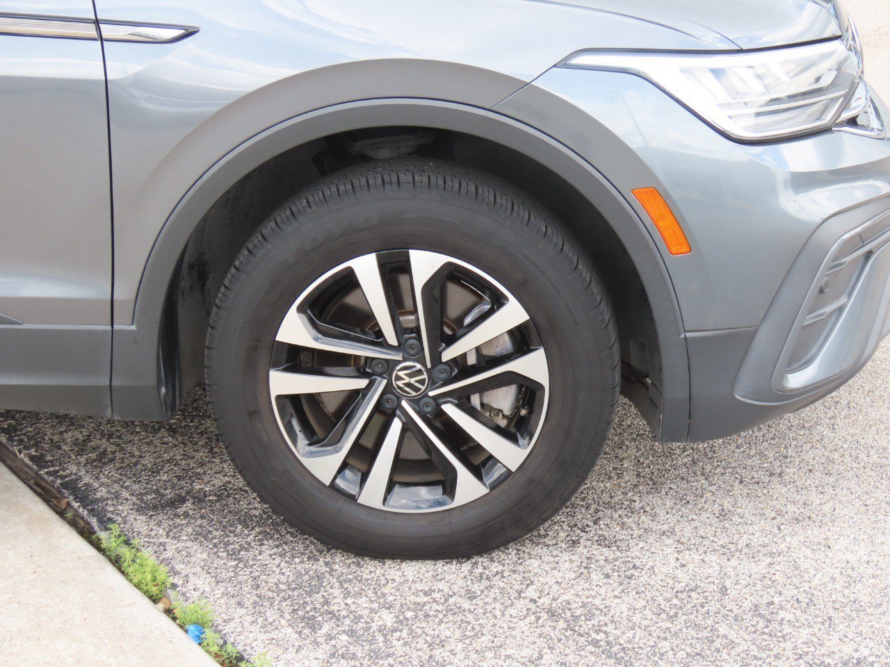 Used 2022 Volkswagen Tiguan S FWD image 7