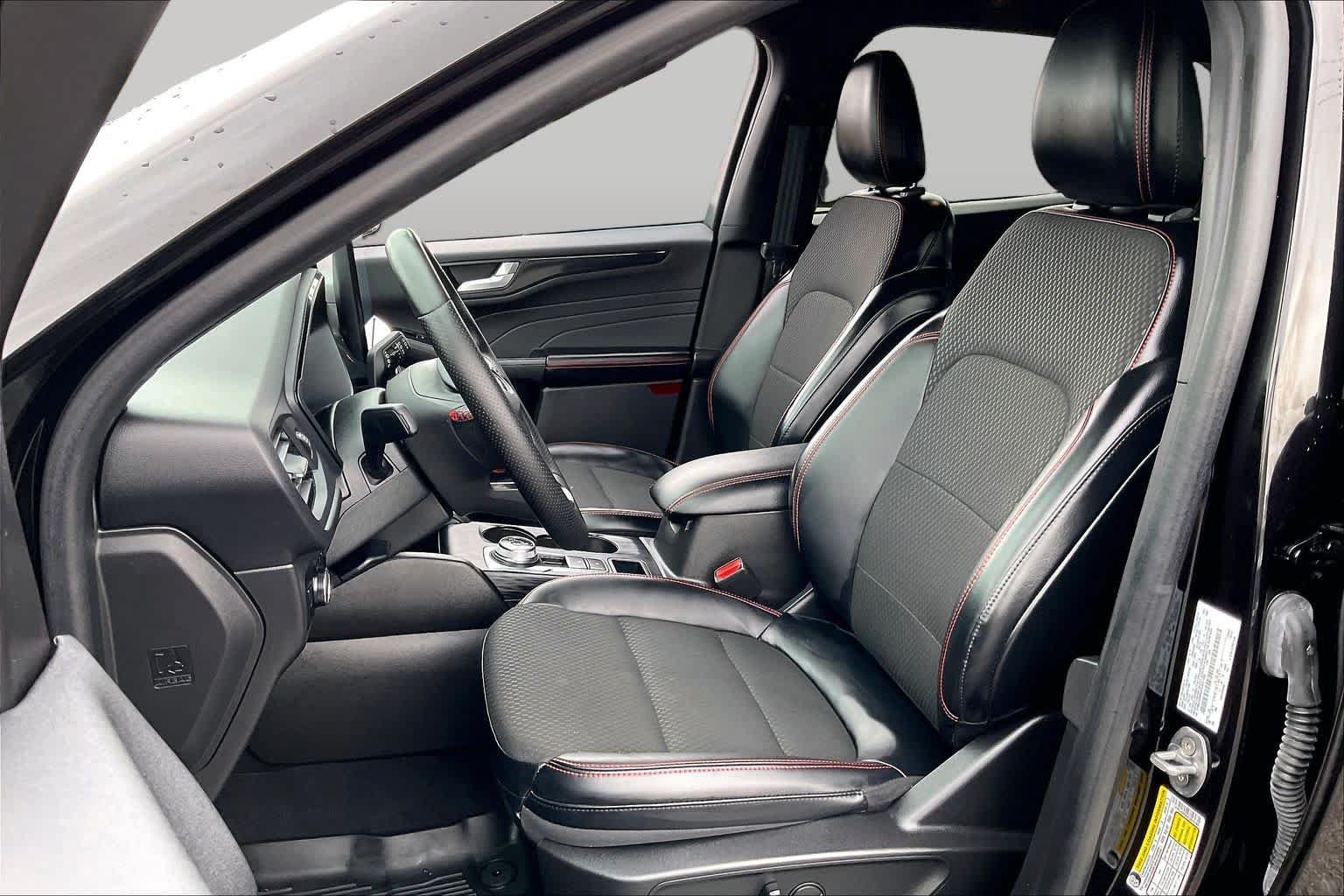 Certified 2023 Ford Escape ST-Line w/ Tech Pack #1 FWD image 8