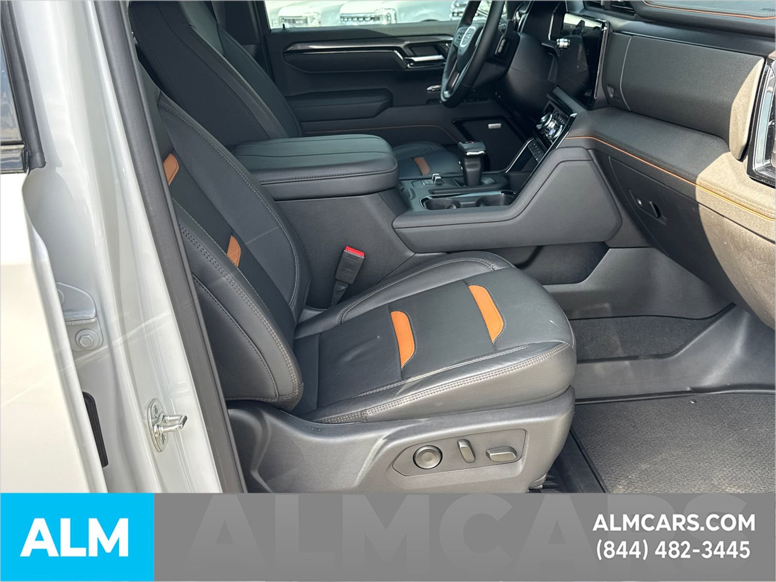 Used 2025 GMC Sierra 1500 AT4 w/ Technology Package image 17