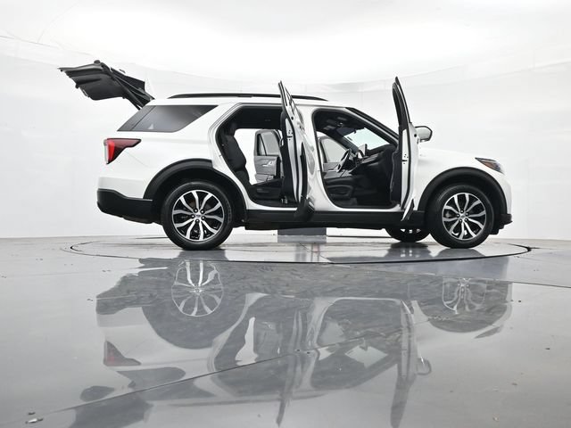 Certified 2025 Ford Explorer ST-Line AWD/4WD image 56