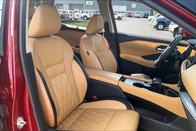 Used 2023 Nissan Rogue Platinum FWD image 7