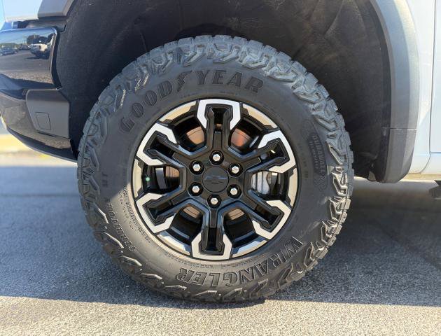 Used 2022 Chevrolet Silverado 1500 ZR2 w/ Technology Package AWD/4WD image 4