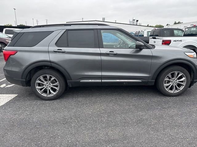 Certified 2022 Ford Explorer XLT w/ Equipment Group 202A AWD/4WD image 5