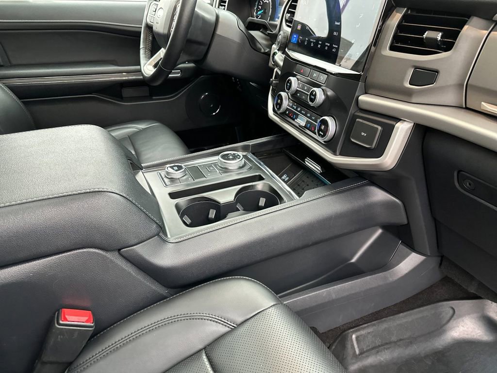 Certified 2022 Ford Expedition XLT image 16