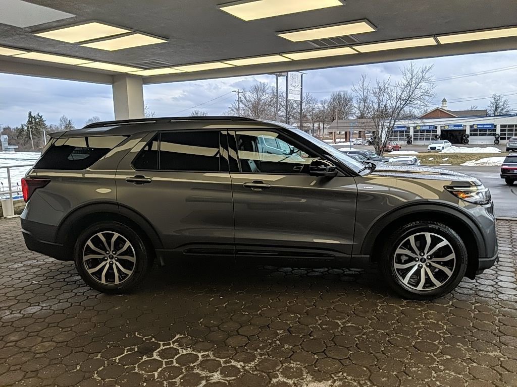 Certified 2025 Ford Explorer ST-Line w/ Premium Package video 2