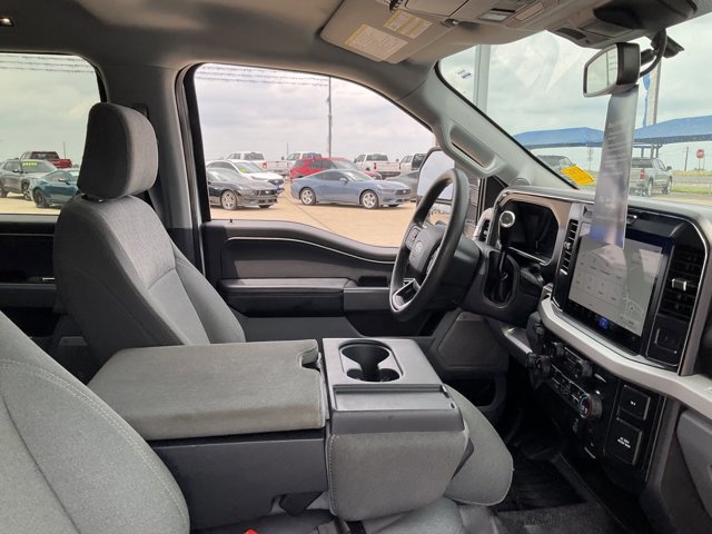 Certified 2025 Ford F250 XLT w/ Black Appearance Package AWD/4WD image 19