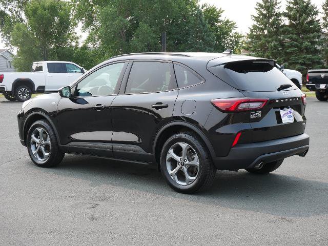 Certified 2025 Ford Escape ST-Line Select AWD/4WD image 3