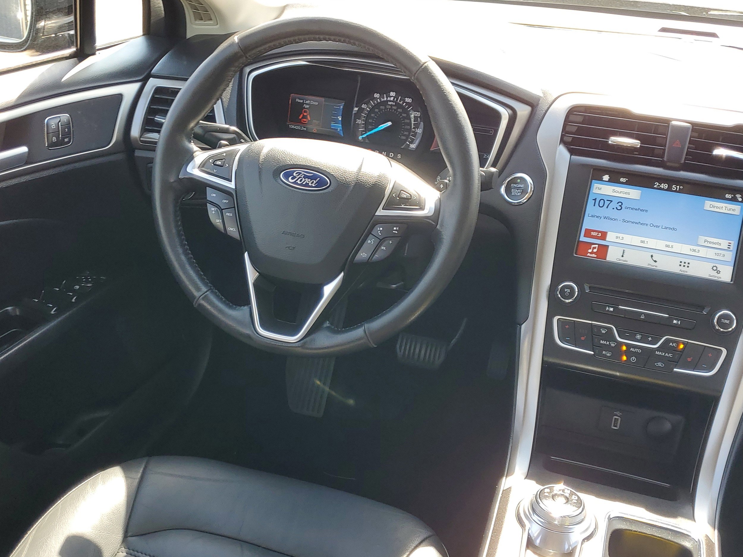 Certified 2017 Ford Fusion SE w/ Fusion SE Technology Package FWD image 15