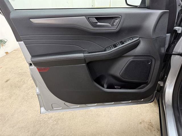 Certified 2023 Ford Escape Active AWD/4WD image 9