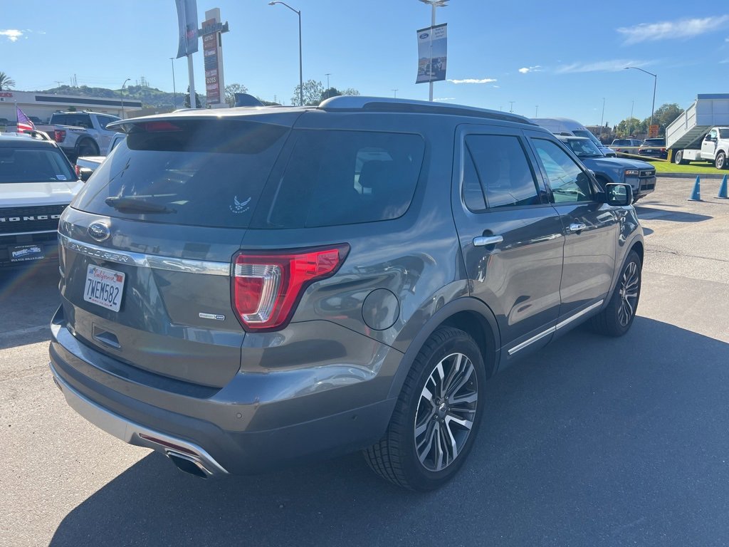 Certified 2017 Ford Explorer Platinum image 3