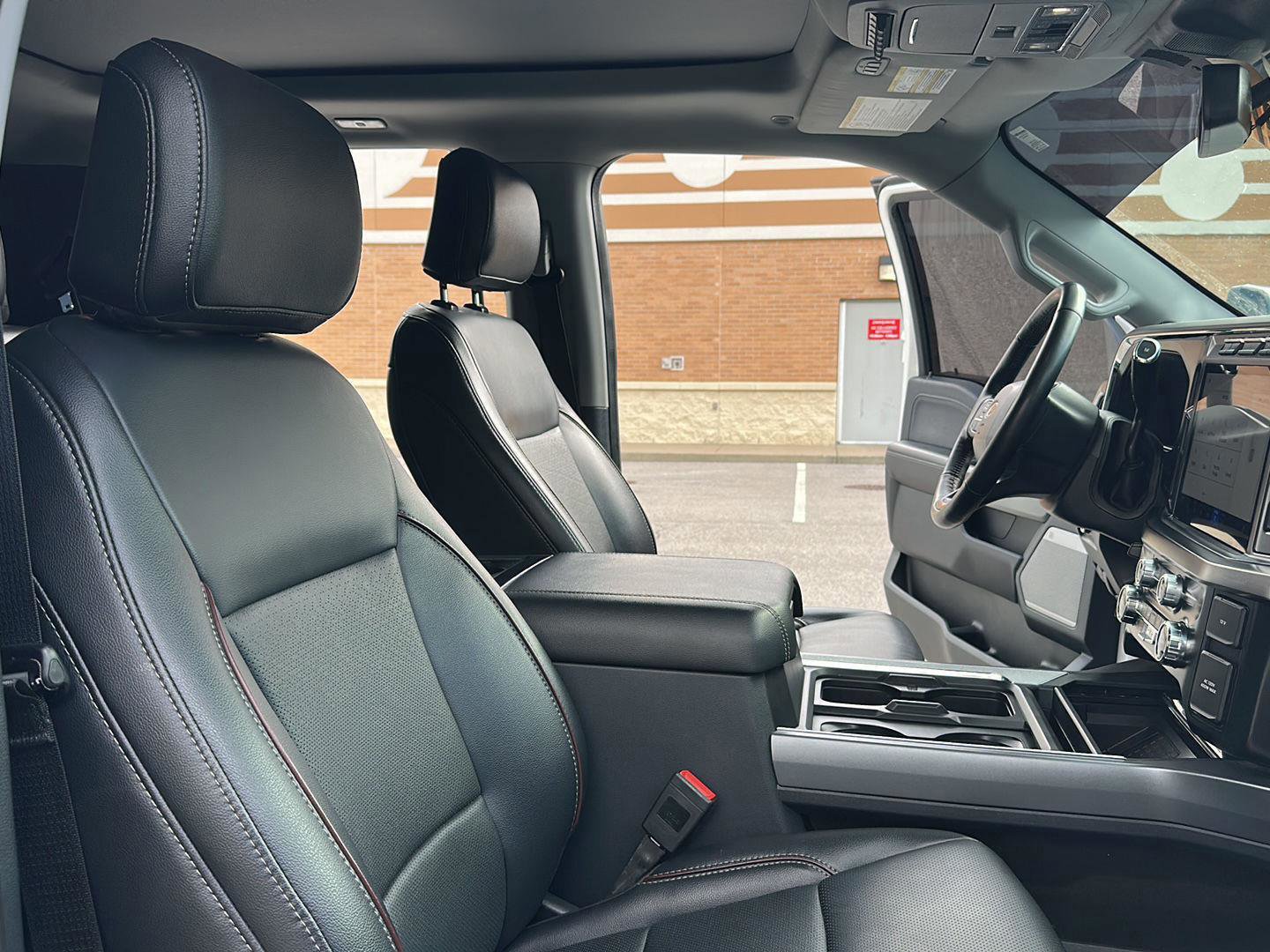 Certified 2024 Ford F250 Lariat w/ Sport Appearance Package image 29