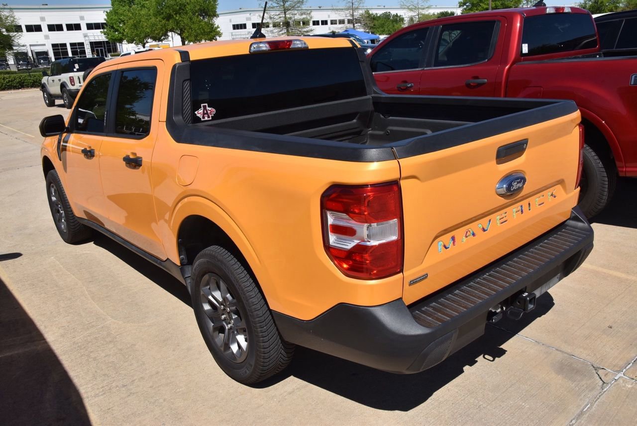 Certified 2023 Ford Maverick XLT w/ XLT Luxury Package image 3