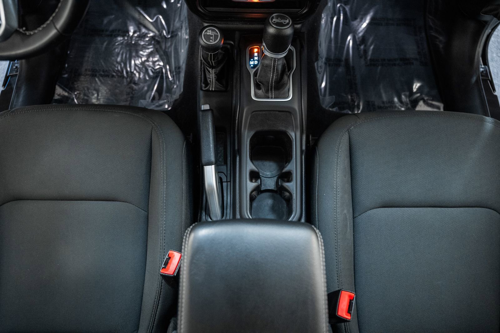 Used 2018 Jeep Wrangler Unlimited Sahara image 30