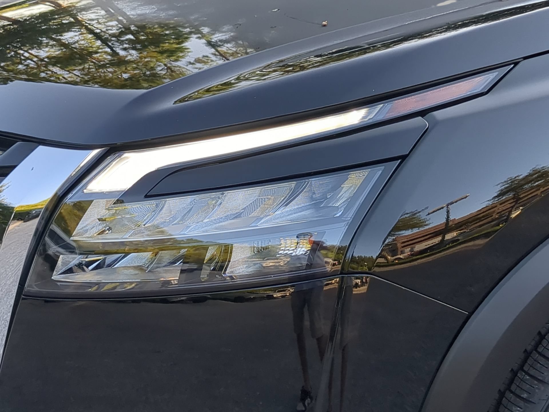 Used 2024 Nissan Pathfinder SV FWD image 44