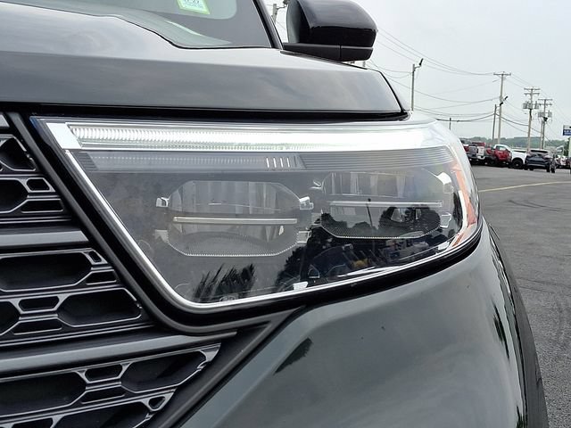 Certified 2022 Ford Explorer XLT w/ Equipment Group 202A AWD/4WD image 9