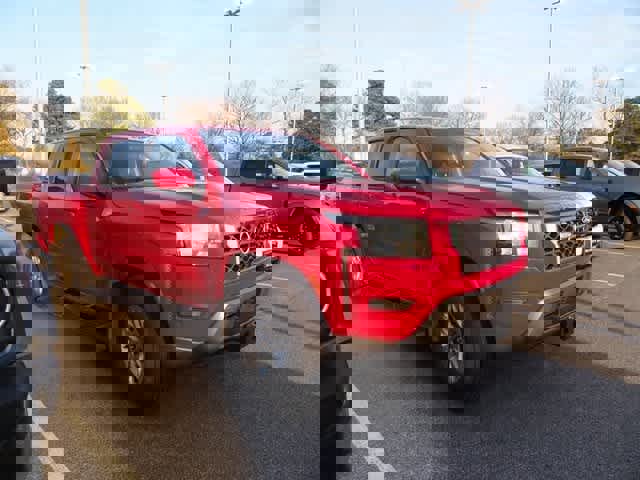 Used 2024 Nissan Frontier SV w/ Technology Package image 3