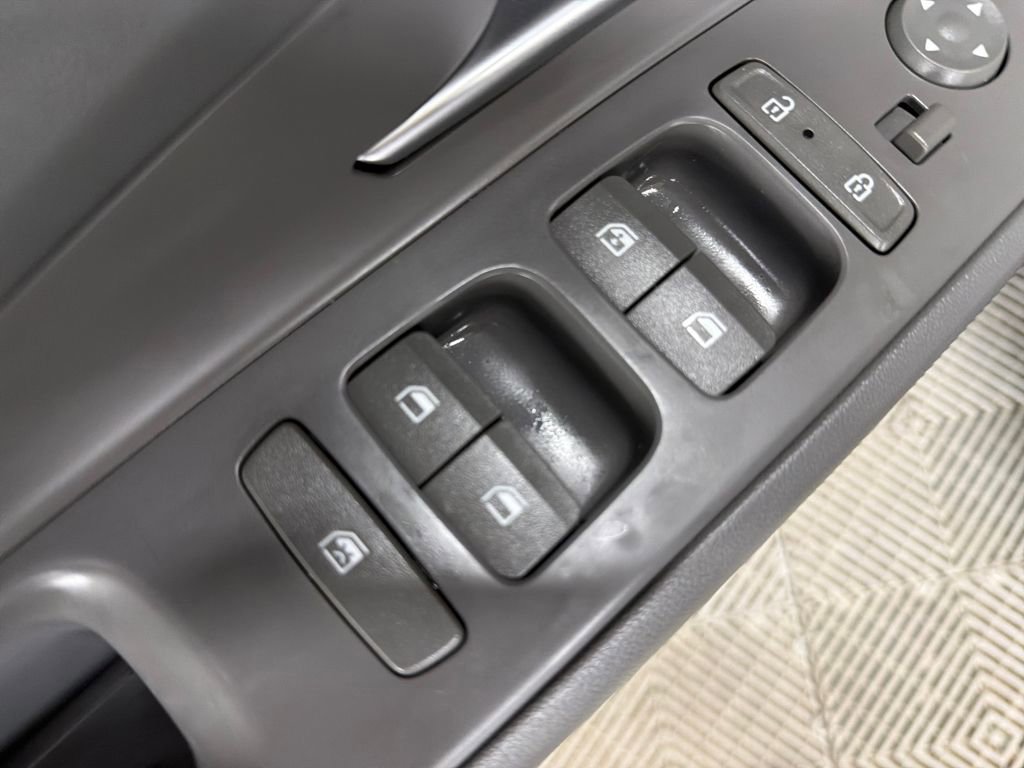 Used 2024 Hyundai Elantra SEL image 17