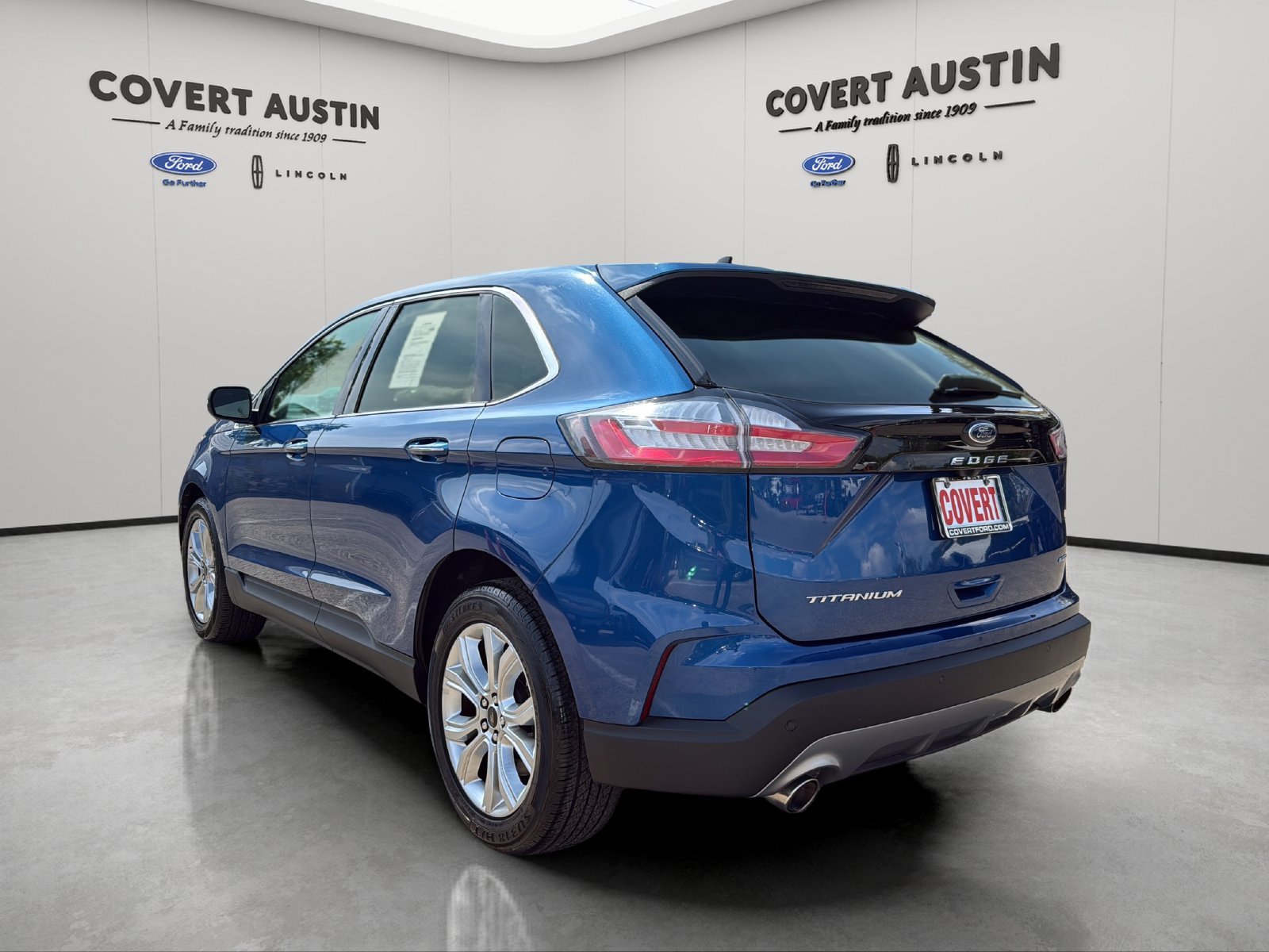 Certified 2024 Ford Edge Titanium AWD/4WD image 3