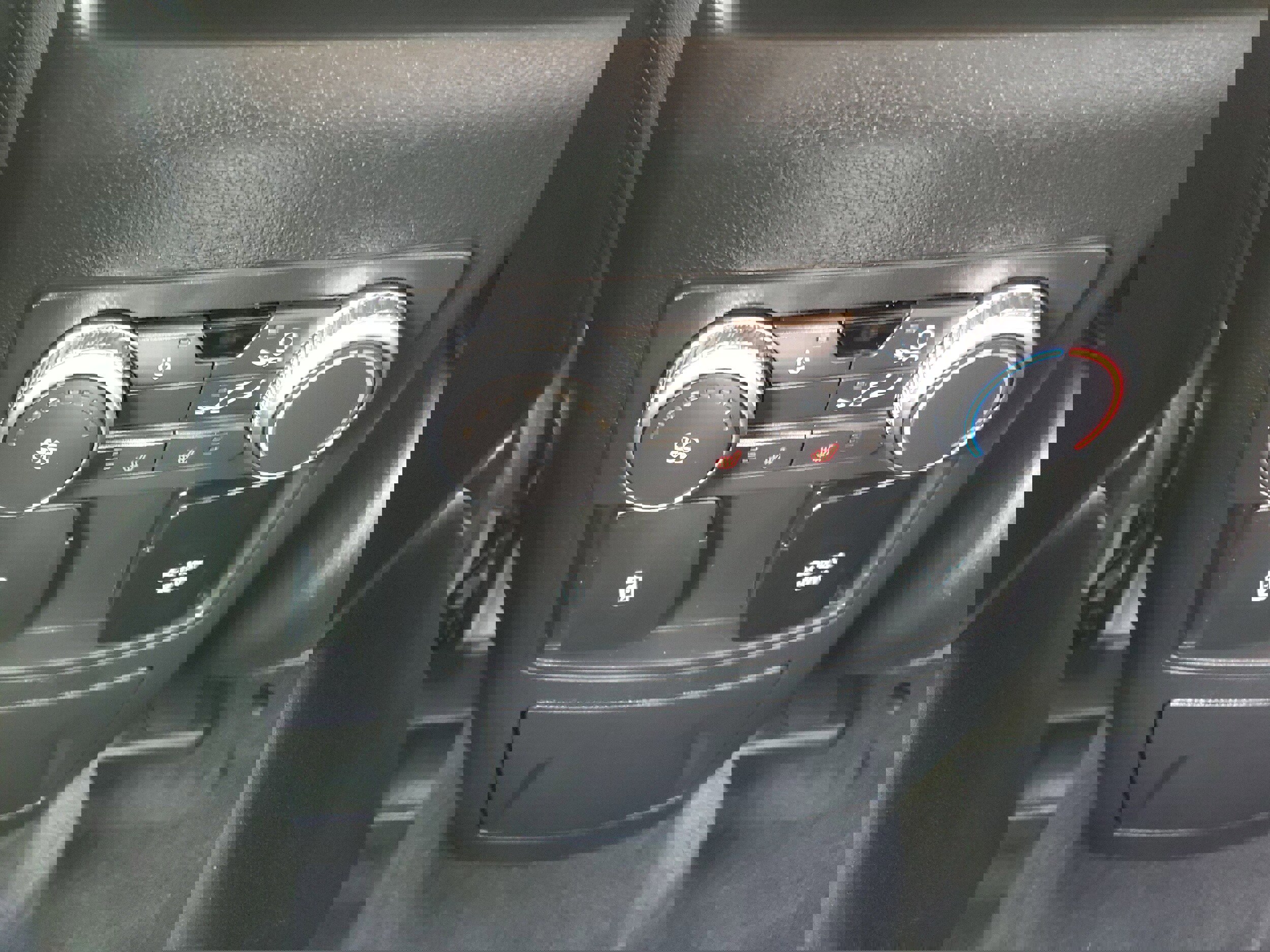 Certified 2022 Ford Explorer Limited w/ Hybrid Equipment Group 310A image 17