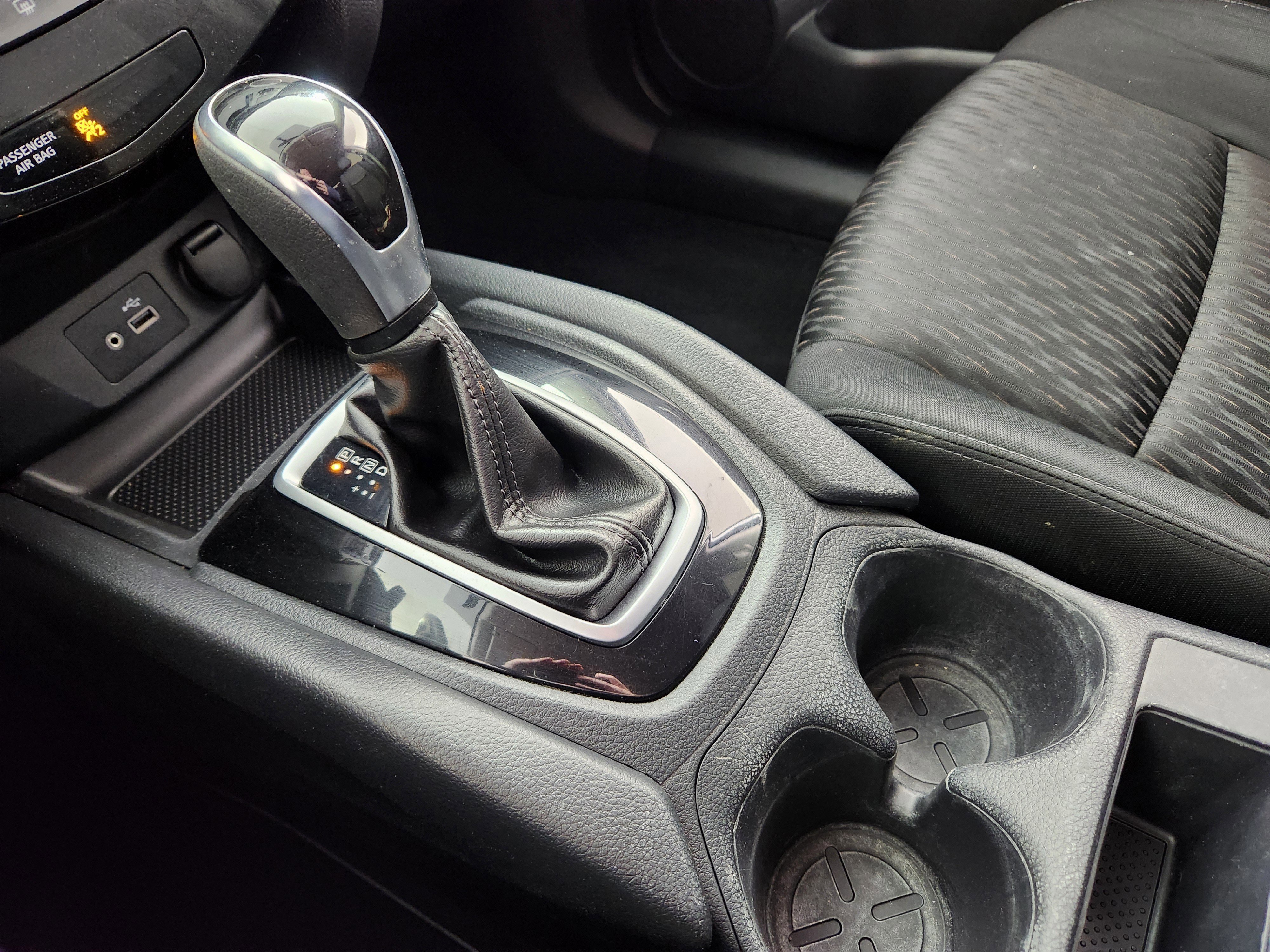 Used 2018 Nissan Rogue S image 25