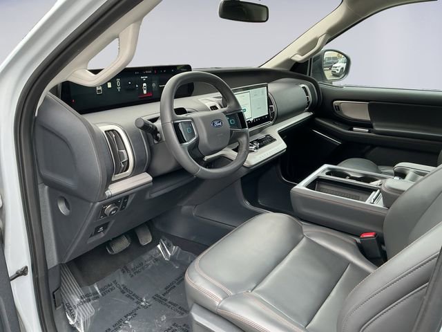 Certified 2025 Ford Expedition Active AWD/4WD image 9